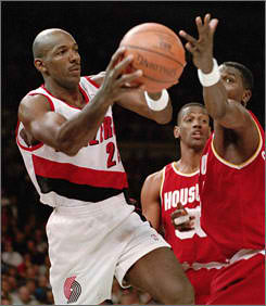 7 Clyde Drexler Wore Roos