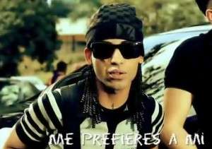 2. Me Prefieres a Mi by Arcangel